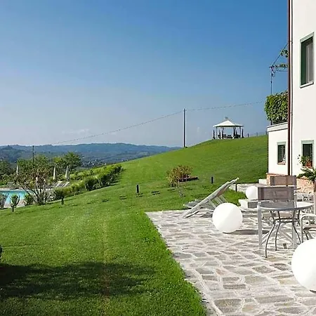 La Cascina Della Musica Bed & Breakfast 4*